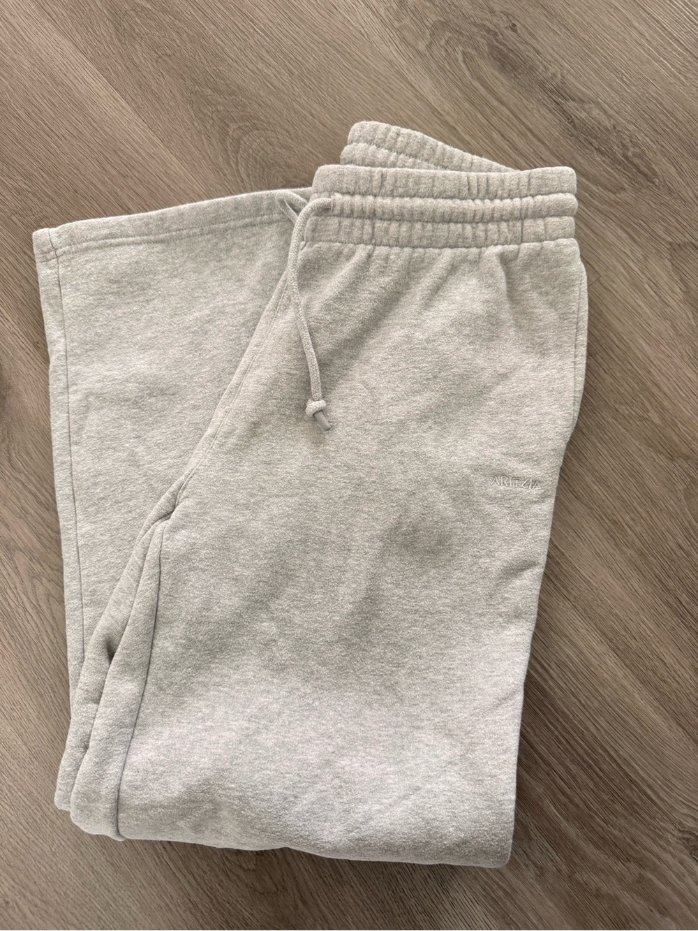 Aritzia Light Gray Cozy Wide-Leg Sweatpants - Picture 2 of 4